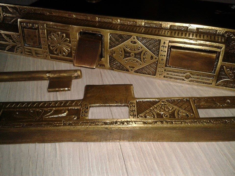 Osmanlı kilit ve anahtar koleksiyonu — pirinç ve bronz